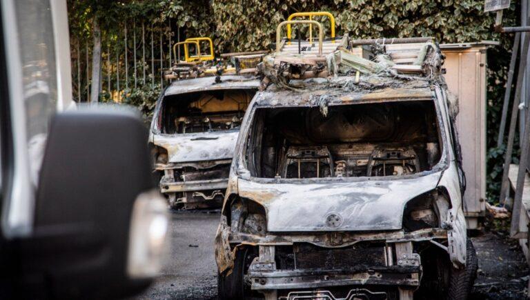Italia: reivindicación de la quema de cinco vehículos de Tim en solidaridad con Alfredo Cospito y todos los anarquistas prisioneros
