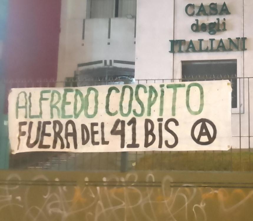 Uruguay: Pancarta en solidaridad con Alfredo Cospito respondiendo al llamado internacional