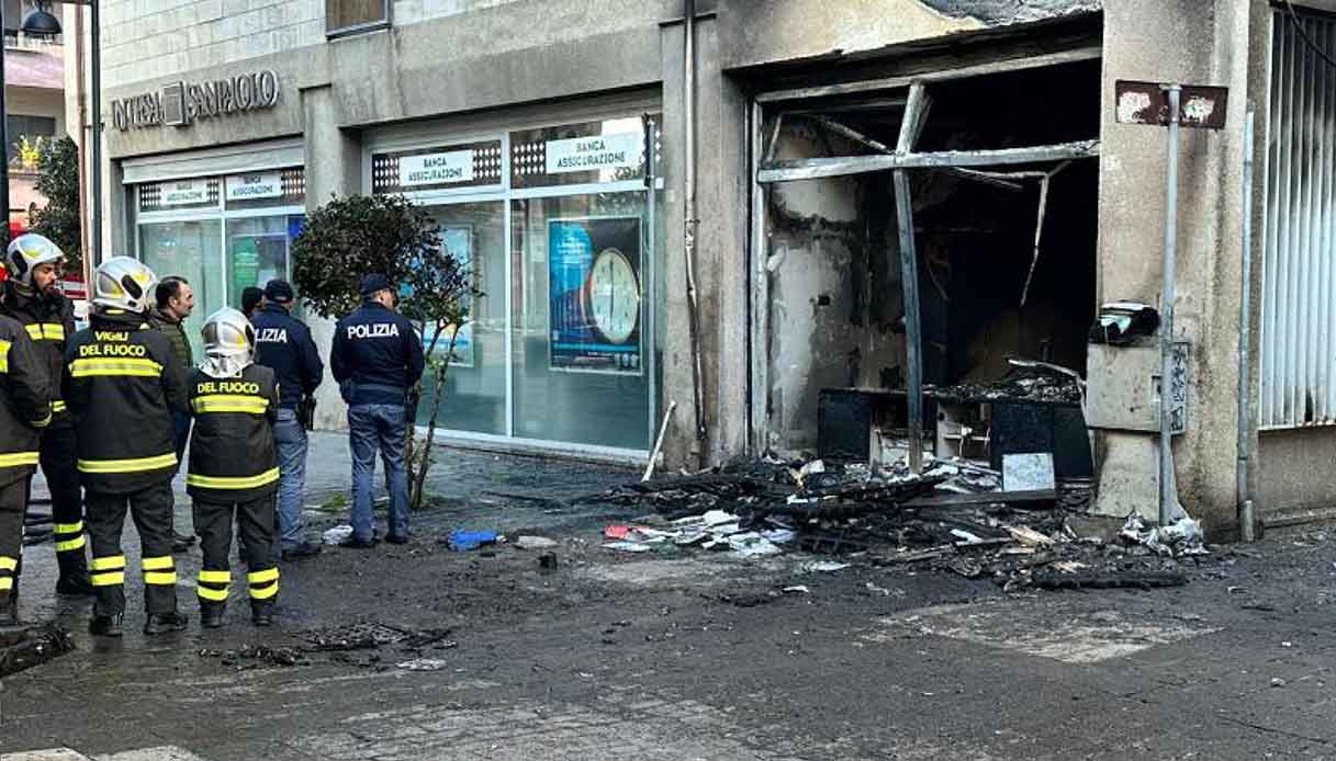 Italia: incendio en pleno centro de Pescara provoca daños en un banco