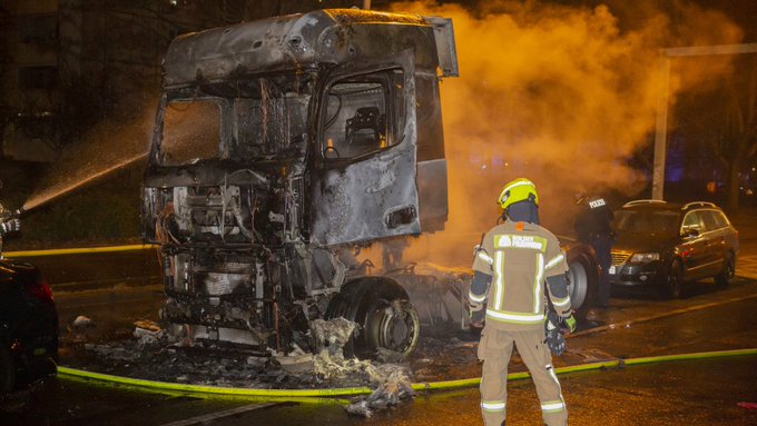 Alemania: arde camión de Amazon – ¡Alfredo libre!