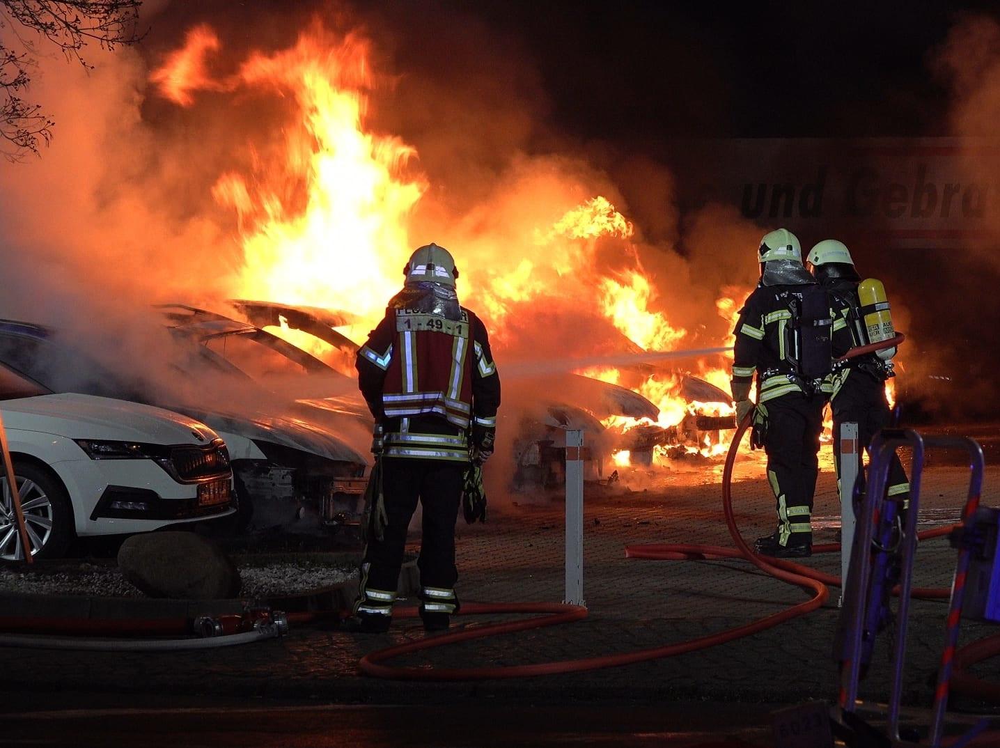 Alemania: «La represión puede salir cara». Fuego a concesionario de Skoda en Leizpig